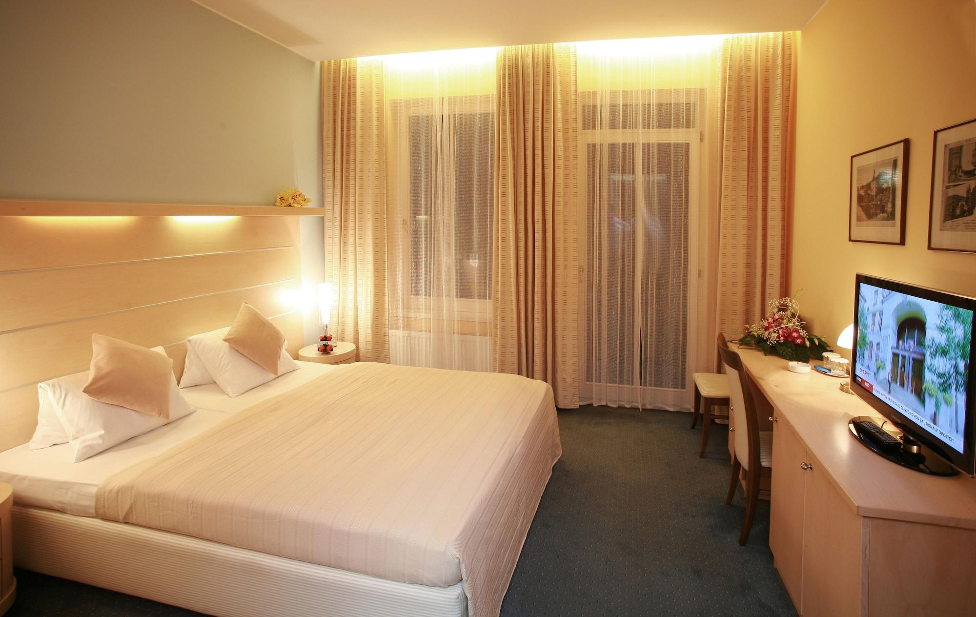 Hotel Venus à Karlovy Vary Extérieur photo